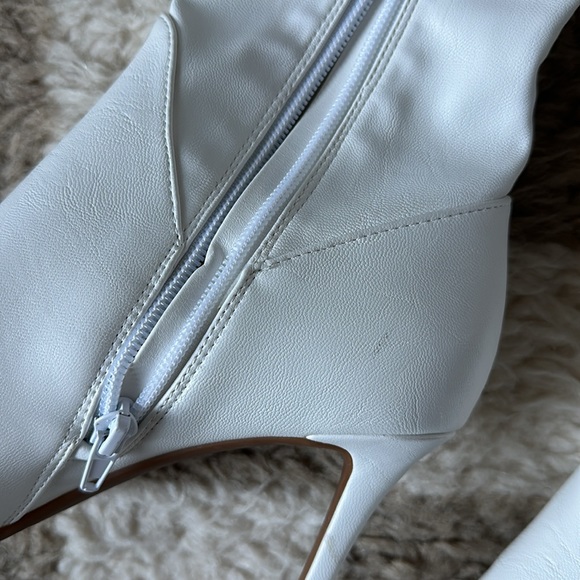 Jessica Simpson white high boots - Picture 3 of 10